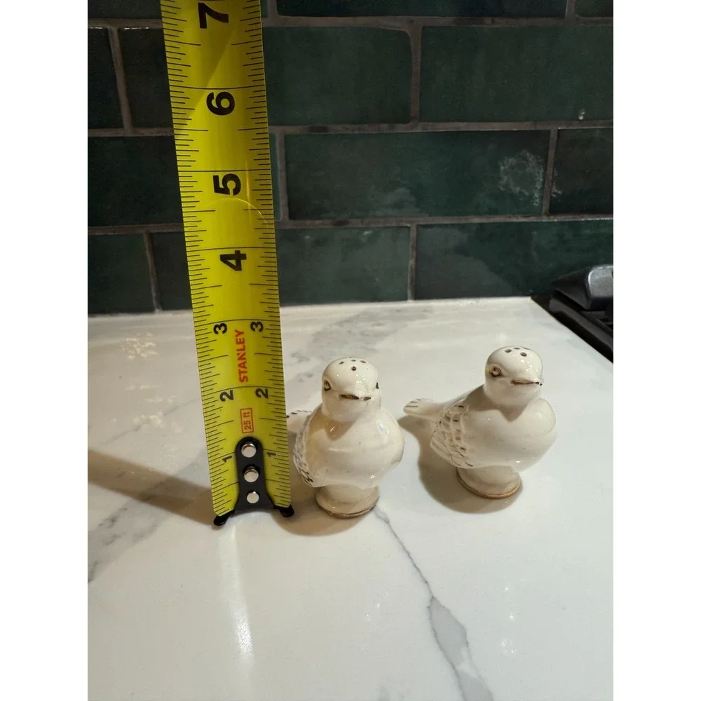 VINTAGE WHITE DOVE Bird SALT & PEPPER SHAKERS JAPAN Hand painted Japan